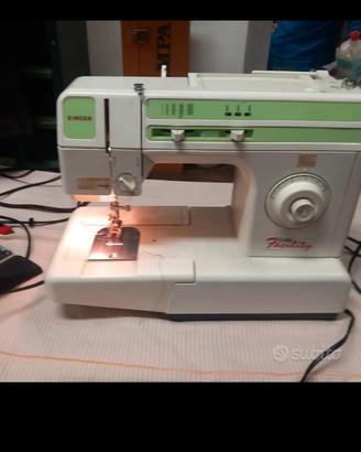Macchina Elettrica da Cucire - SINGER -
