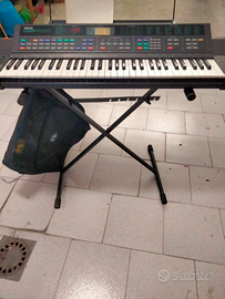 Tastiera sintetizzatore Yamaha DSR 2000