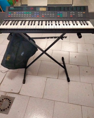Tastiera sintetizzatore Yamaha DSR 2000