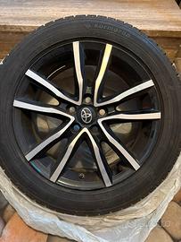 4 cerchi in lega Toyota Yaris con gomme invernali