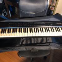 ROLAND A 33 COMPRENSIVA DI BORSA E PEDALE SUSTAIN