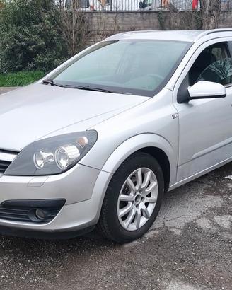 Opel Astra 1.6 16V Twinport 5 porte NEOPATENTATI -