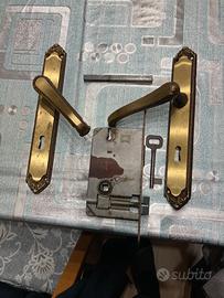 Maniglia porta in legno