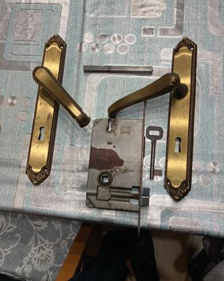 Maniglia porta in legno