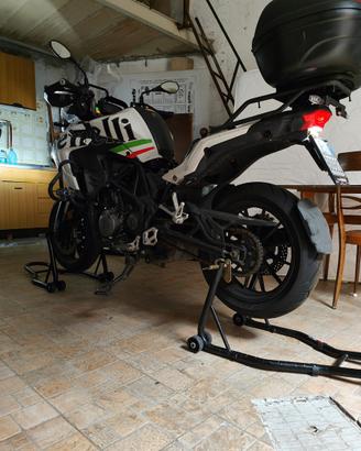 Moto Benelli 502