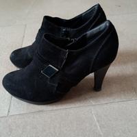 Scarpe nere scamosciate Marco Tozzi n. 37