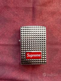 Accendino Supreme con scatola 