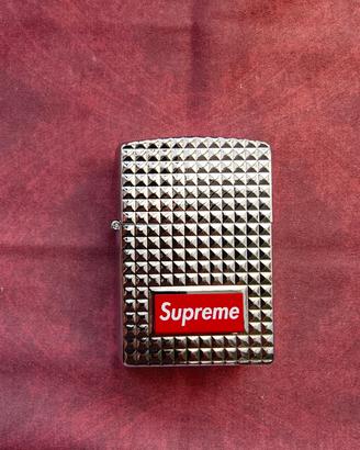 Accendino Supreme con scatola 