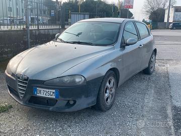 Alfa Romeo 147 1.6 benzina del 2007 5 porte NEOPAT