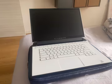 Titolo: Alienware m15 R4 - i7 / RTX 3070 / 32GB RA