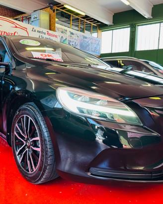 Volvo V40 2.0d 120CV Geartronic R-design