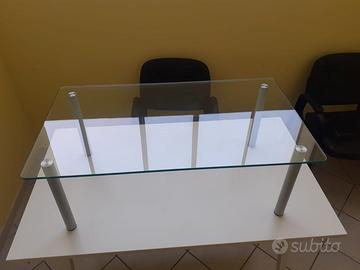 Tavolino da terra in vetro per living