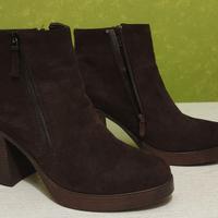 Tronchetti scamosciati nr. 40