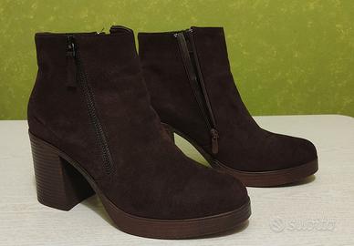 Tronchetti scamosciati nr. 40