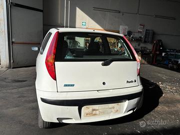 Ricambi Fiat Punto (non tutti i ricambi potrebbero