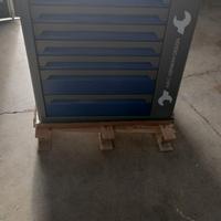 Carrello da officina con utensili
