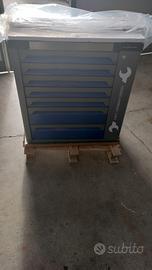 Carrello da officina con utensili