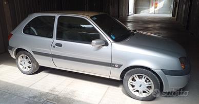 Fiesta 1.2  16v Zetec   ( con permuta utilitaria)