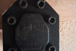 Pompa idraulica per retro escavatore