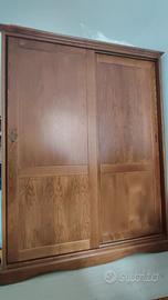 Mobili e comodini in frassino fatti dal falegname