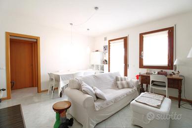 2 LOCALI A VICENZA
