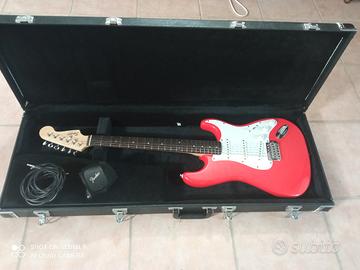 Chitarra elettrica fender squire e amplificatore.
