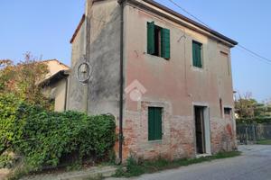 RUSTICO A CAMPAGNA LUPIA