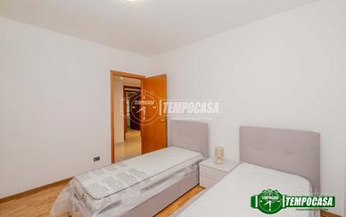 3 locali con cucina abitabile e doppi servizi.