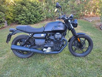 Moto Guzzi V7 Stone 850