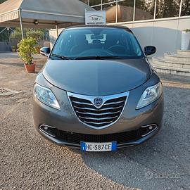 Lancia Ypsilon 1.2 Bz/Gpl 69 Cv Gold