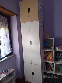 armadio bianco e colore betulla 