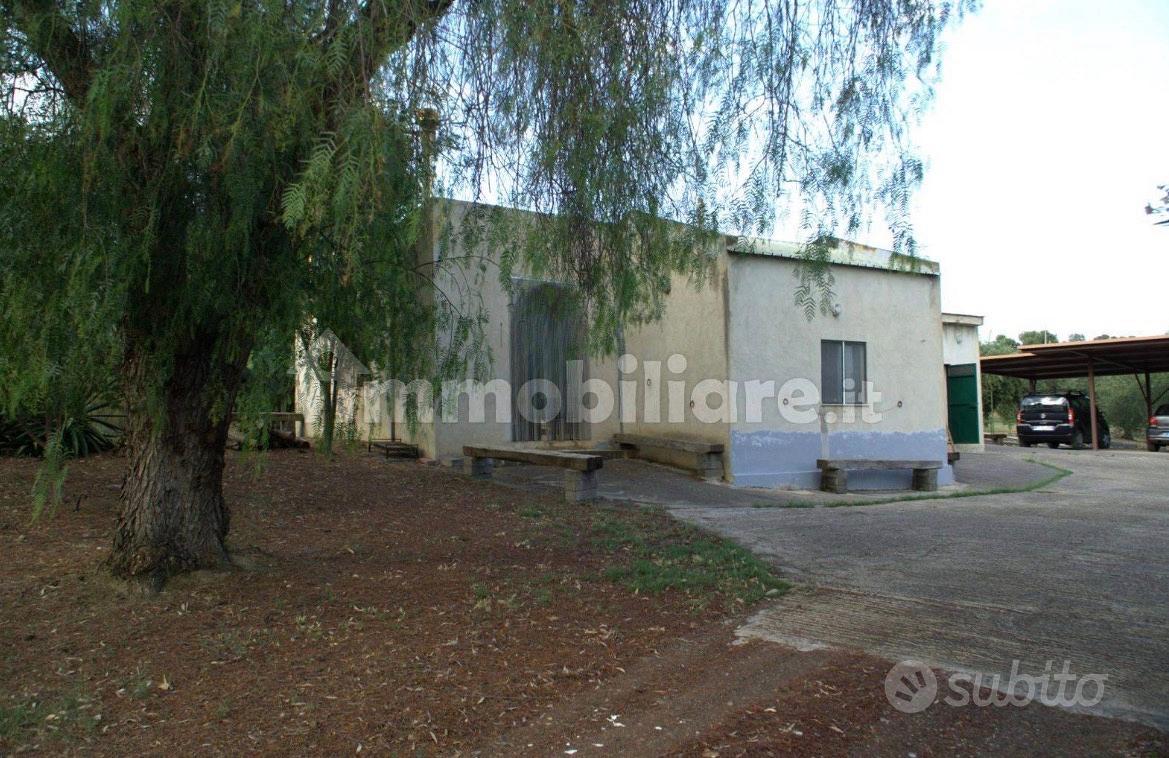 Vendita terreno con fabbricato - Altro