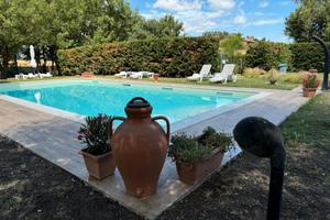 Splendido appartamento in casolare con piscina
