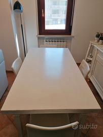 Tavolo allungabile in legno 