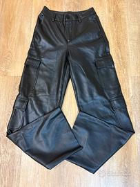 pantaloneda donna in ecopelle Stradivarius 