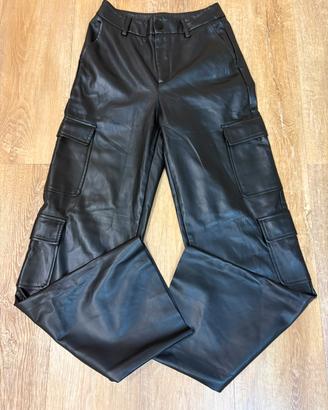 pantaloneda donna in ecopelle Stradivarius 