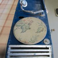 grammofono portatile a manovella, interamente mecc