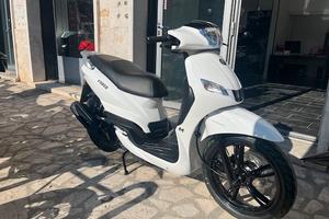 PEUGEOT KISBEE 125 - 2026 "PARABREZZA E BAULETTO"