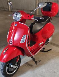 vespa GTS 300 super hpe 