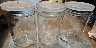 Barattoli con coperchio a pressione