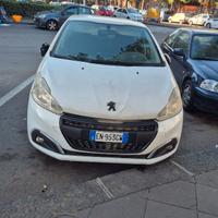 Peugeut 208