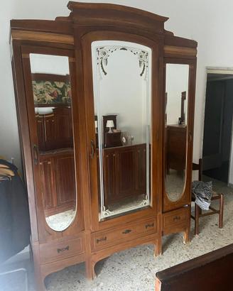 Armadio Antico in Legno Massello