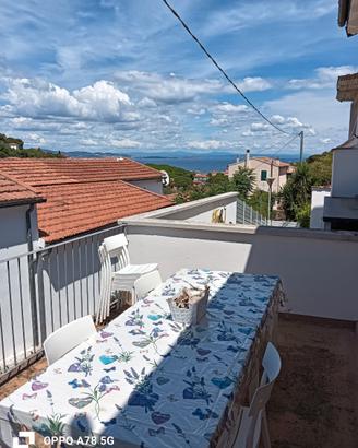Villetta baciata dal sole, vista mare, Cavo