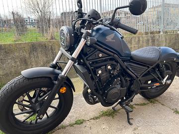 Honda rebel cmx 500 con sospensioni Öhlins