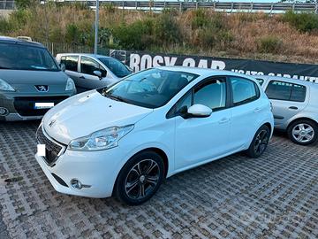 Peugeot 208 1.2benz 82cv 5 porte Allure-10/2014
