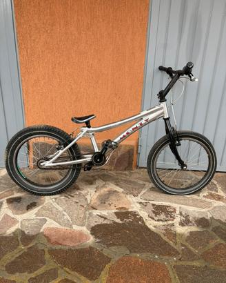Trial bike Monty