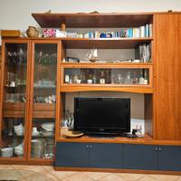 Parete attrezzata soggiorno con vetrine