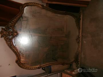 Specchio con cornice in legno