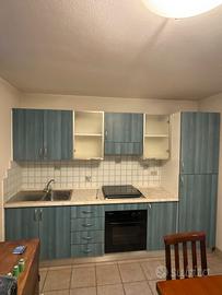 cucina completa di elettrodomestici 