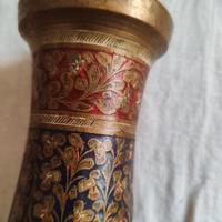 Vaso indiano in ottone decorato